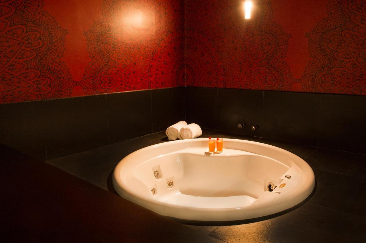 Tout Motel (Adults Only) Кампинас Екстериор снимка