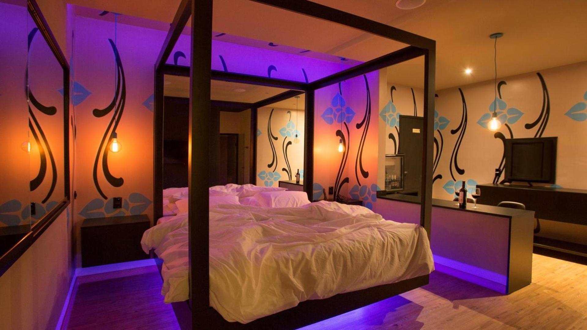 Tout Motel (Adults Only) Кампинас Екстериор снимка