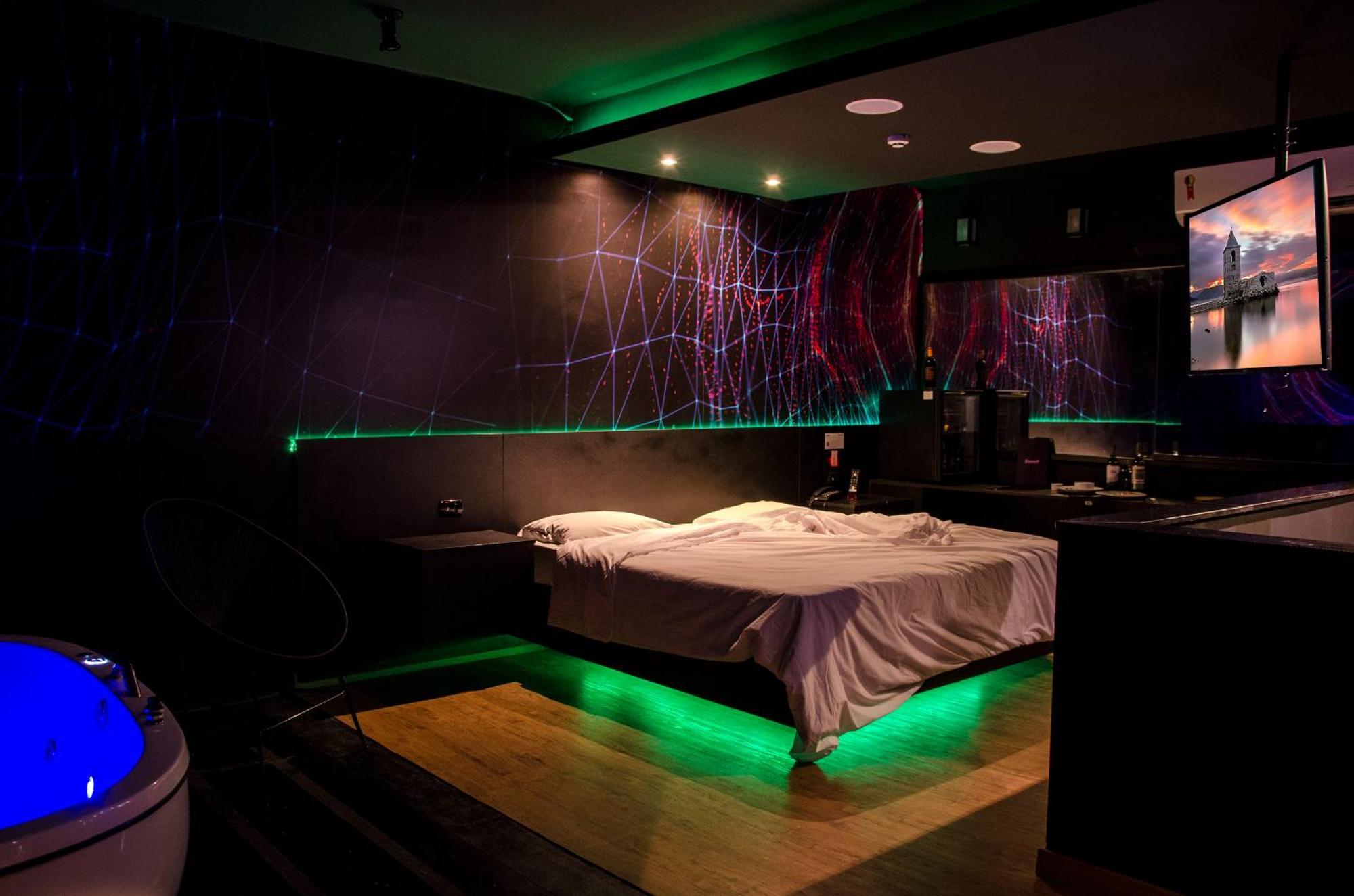 Tout Motel (Adults Only) Кампинас Екстериор снимка