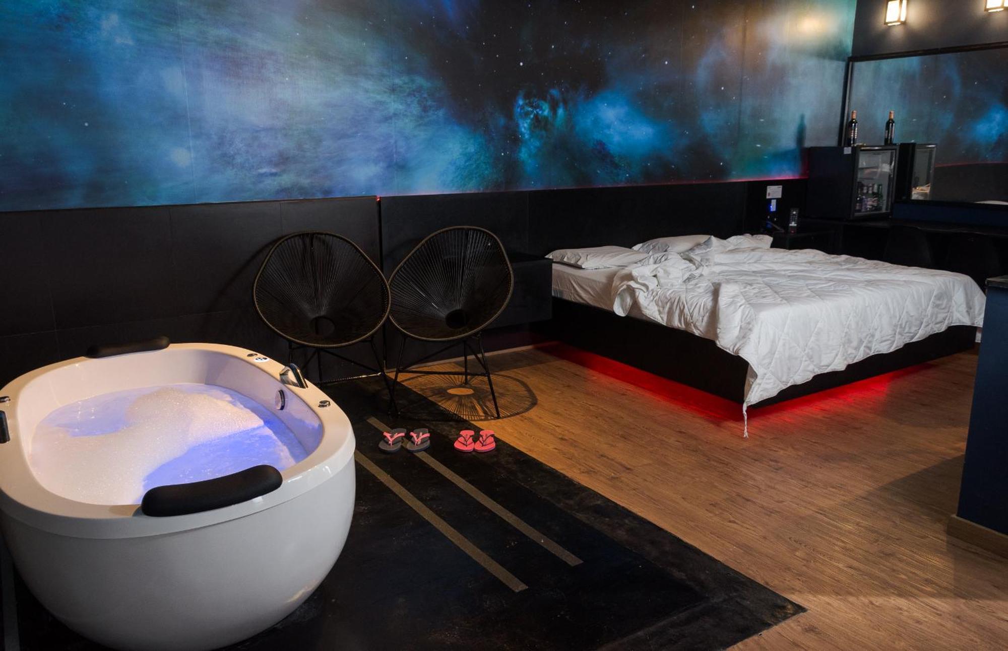 Tout Motel (Adults Only) Кампинас Екстериор снимка