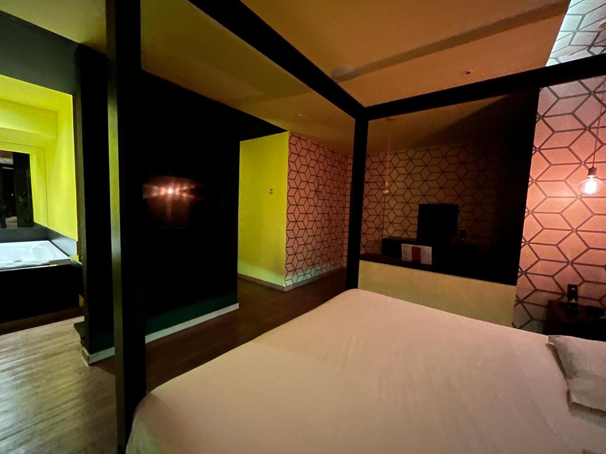 Tout Motel (Adults Only) Кампинас Екстериор снимка