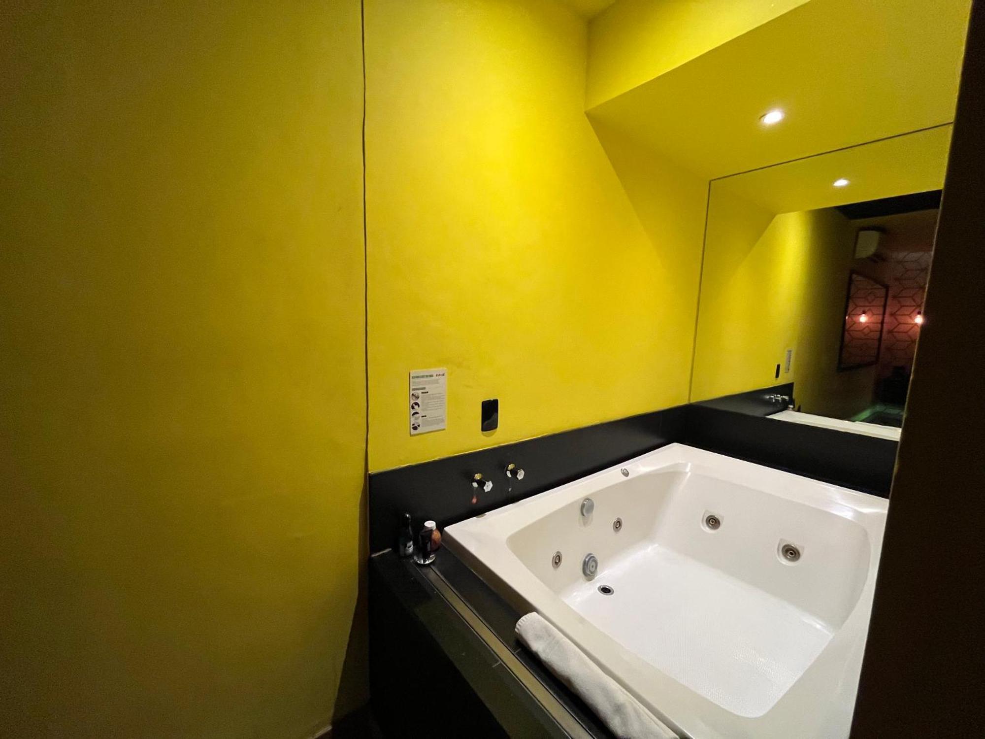 Tout Motel (Adults Only) Кампинас Екстериор снимка