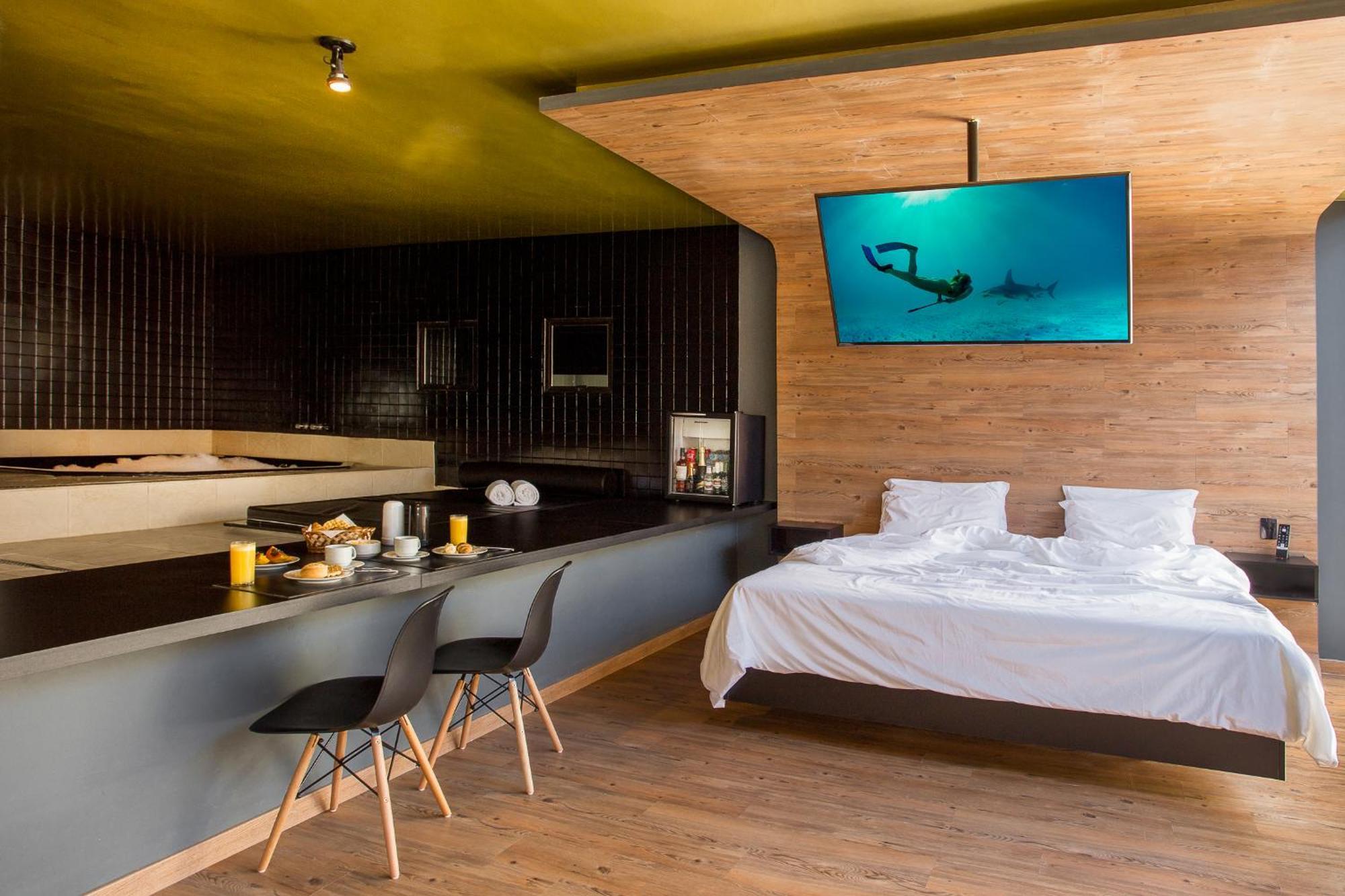 Tout Motel (Adults Only) Кампинас Екстериор снимка