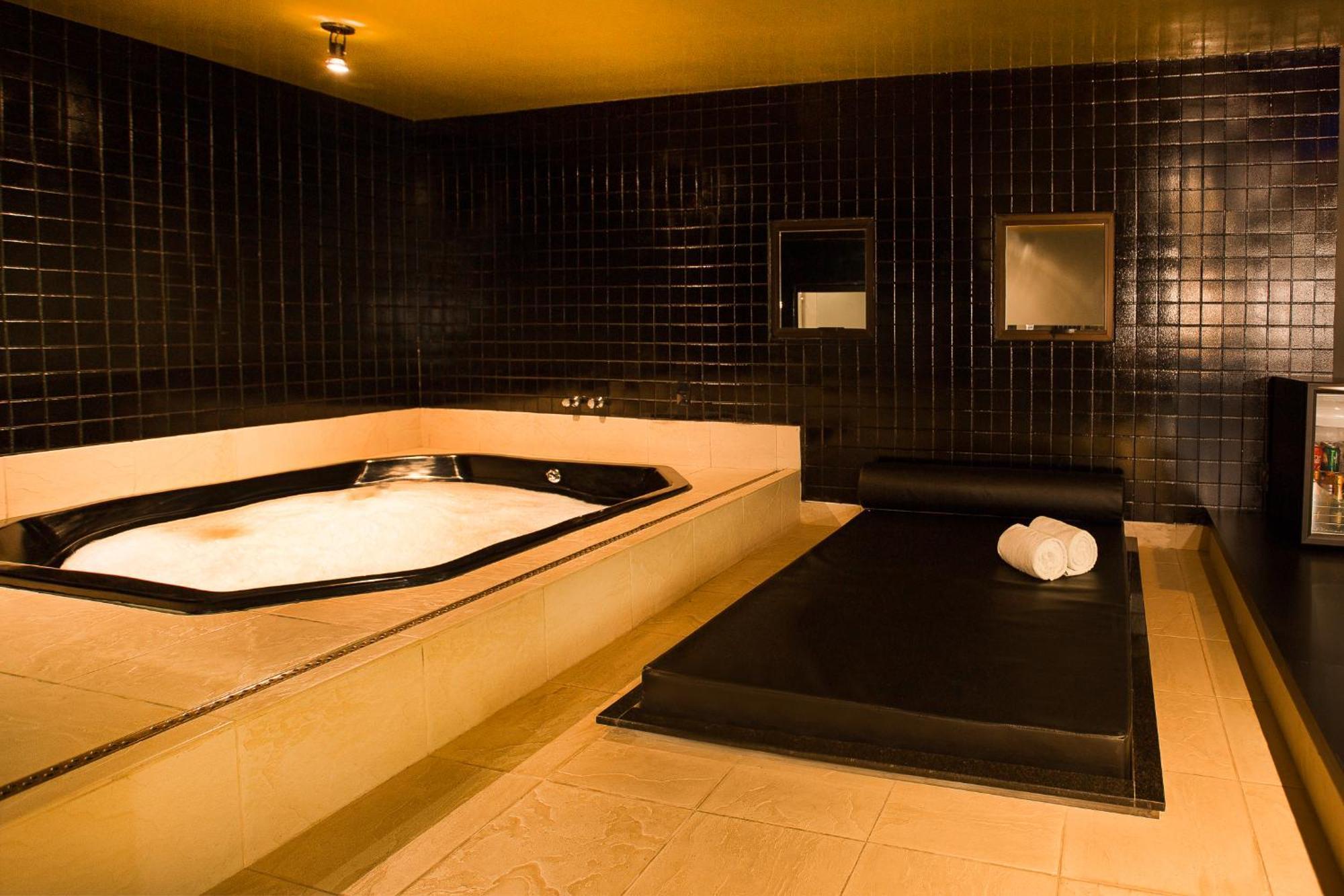 Tout Motel (Adults Only) Кампинас Екстериор снимка